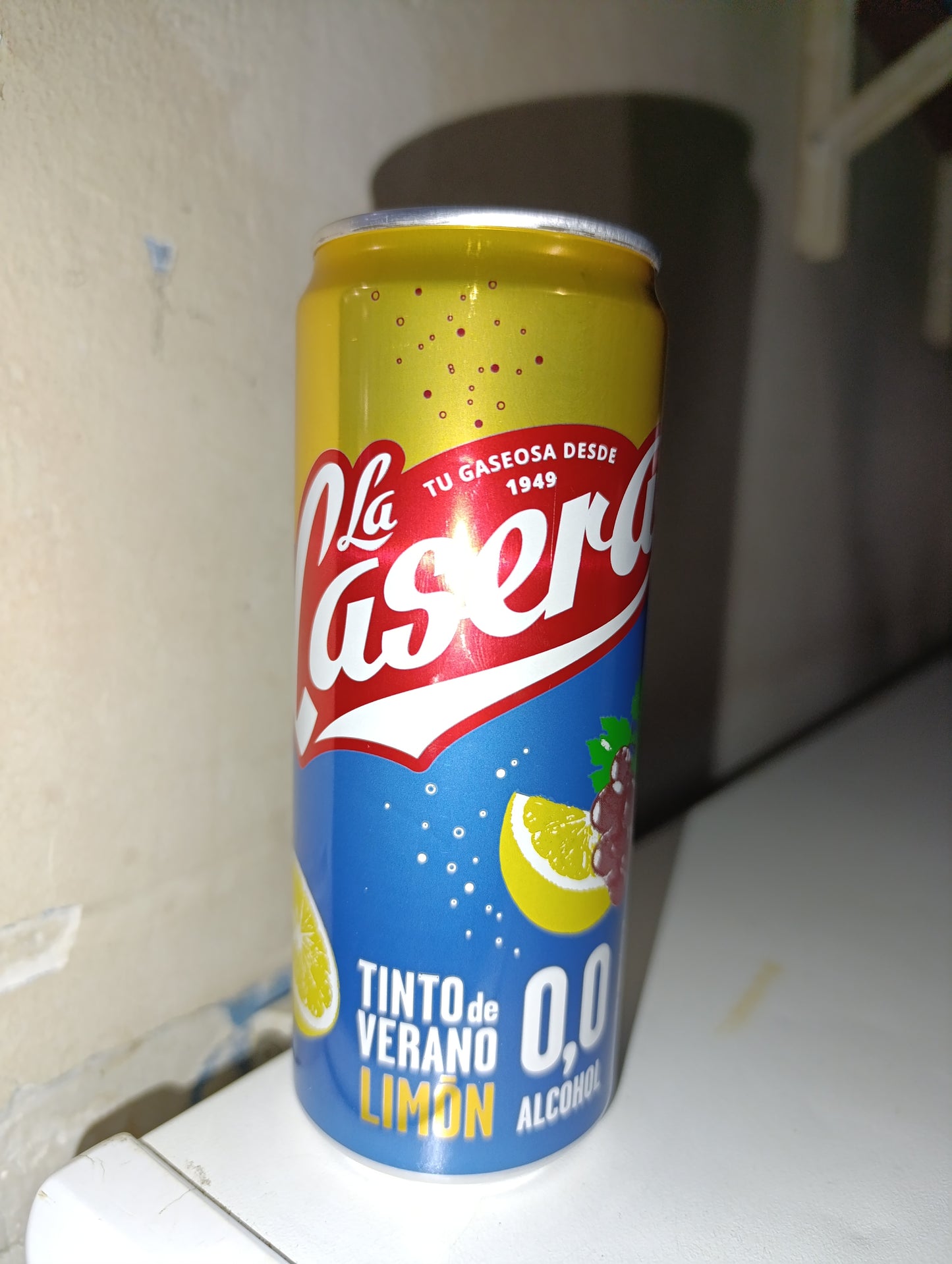 LATA TINTO DE VERANO LIMÓN 0,0 LA CASERA 330 ML