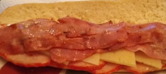 BOCADILLO LOMO ADOBADO + QUESO + BACON + SALSA